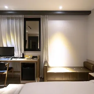 Hound Seomyeon-beomcheon 3* Busan